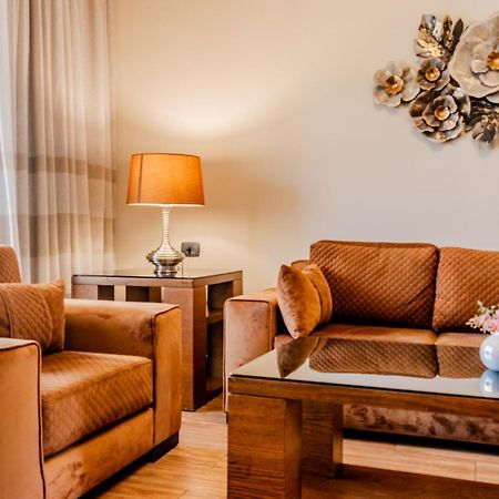 Britannia Suites Бейрут Екстериор снимка