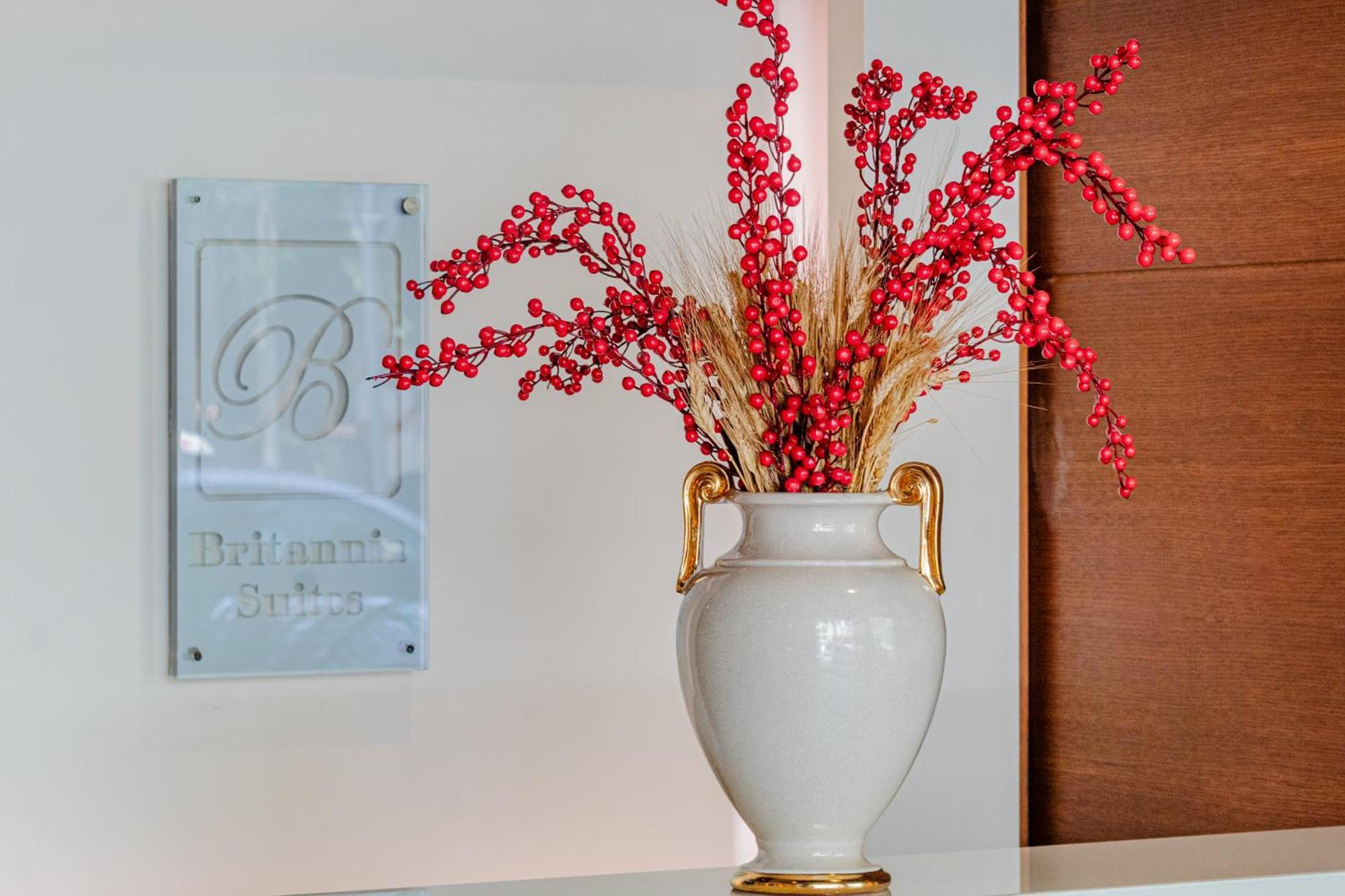 Britannia Suites Бейрут Екстериор снимка