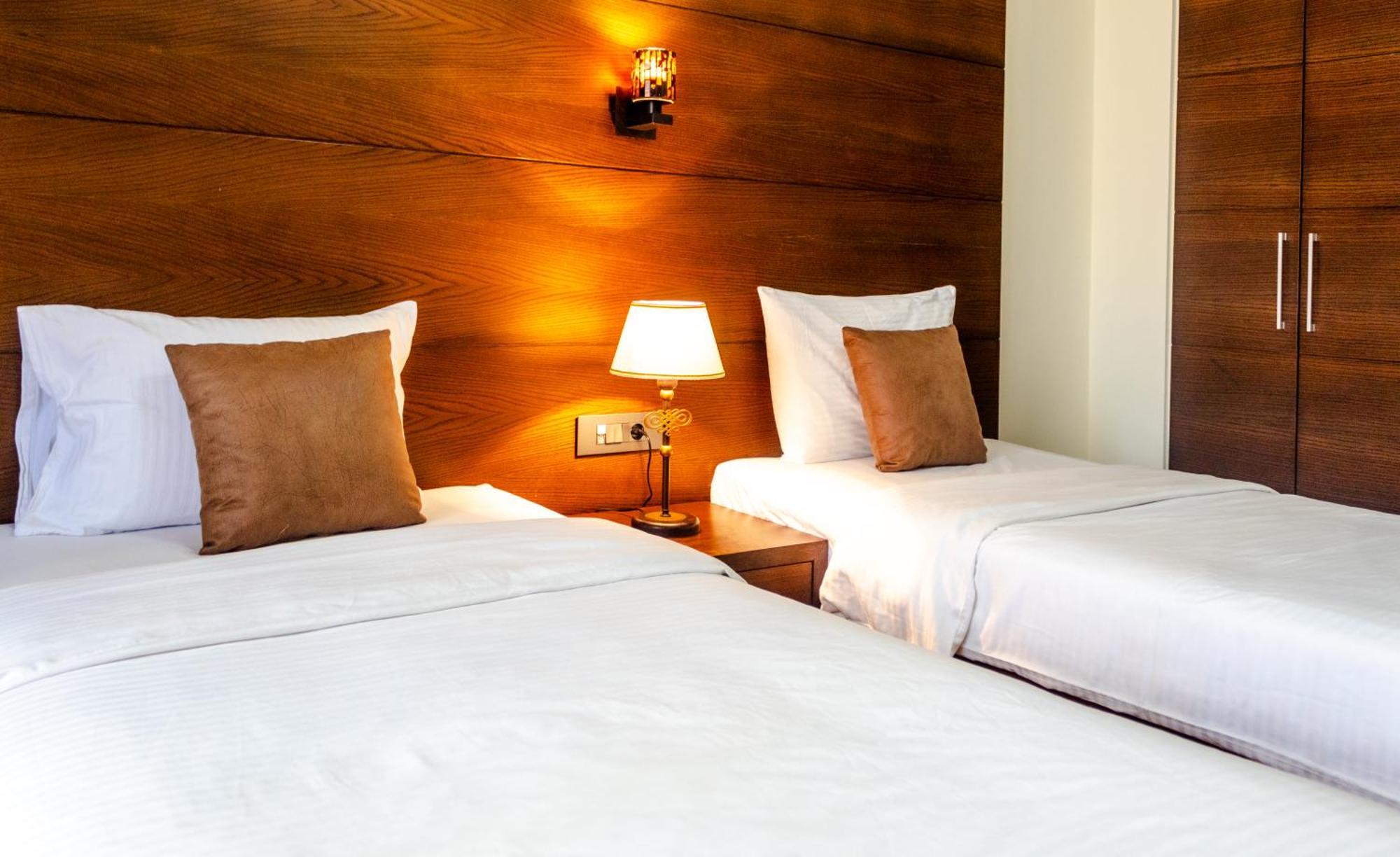 Britannia Suites Бейрут Екстериор снимка