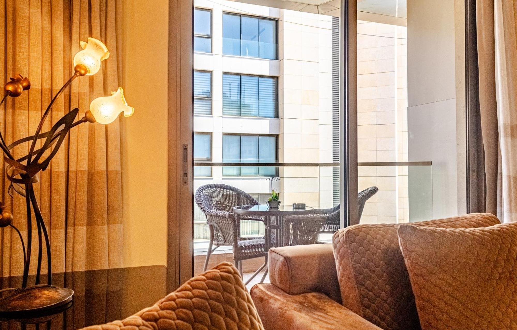Britannia Suites Бейрут Екстериор снимка
