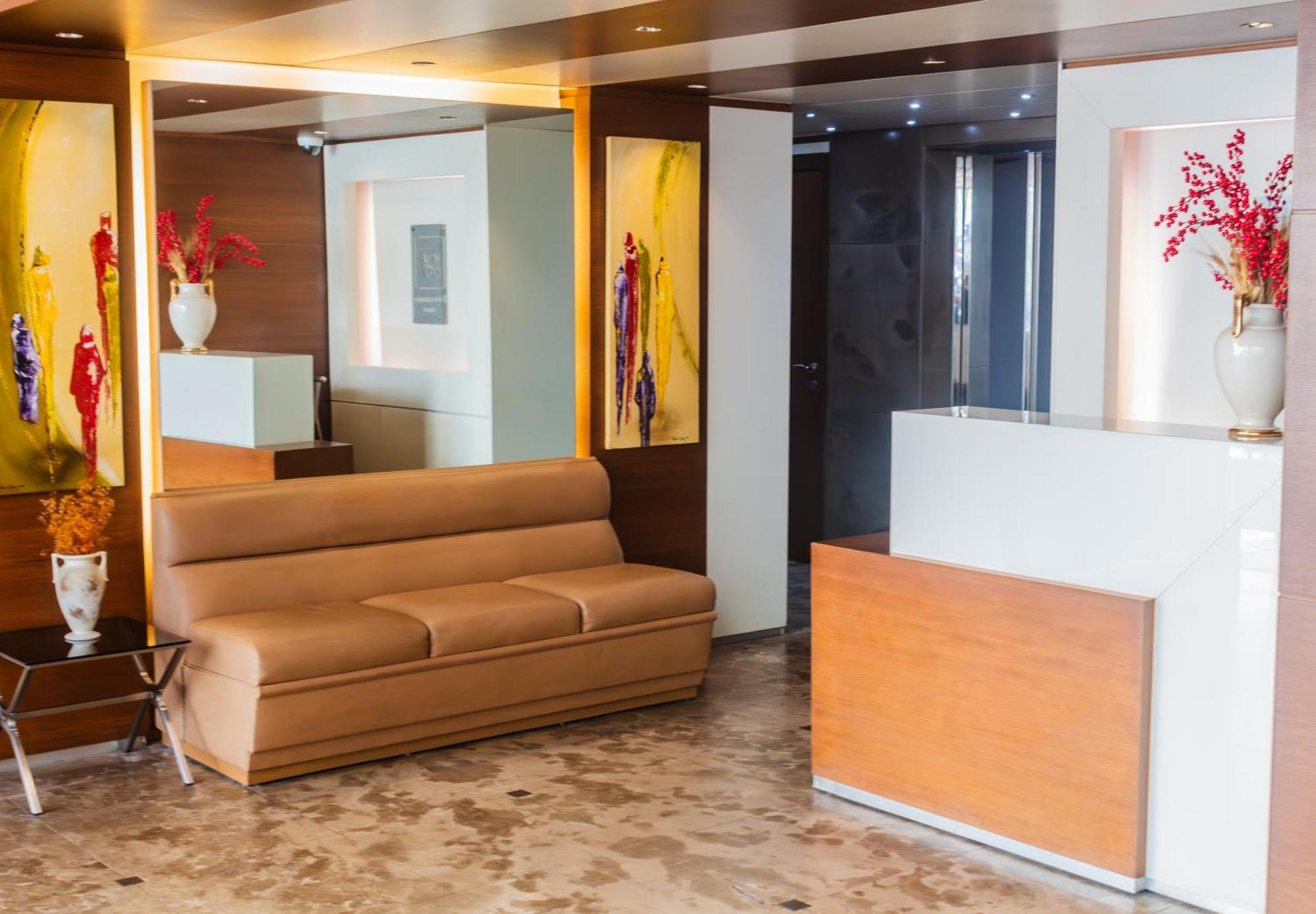 Britannia Suites Бейрут Екстериор снимка