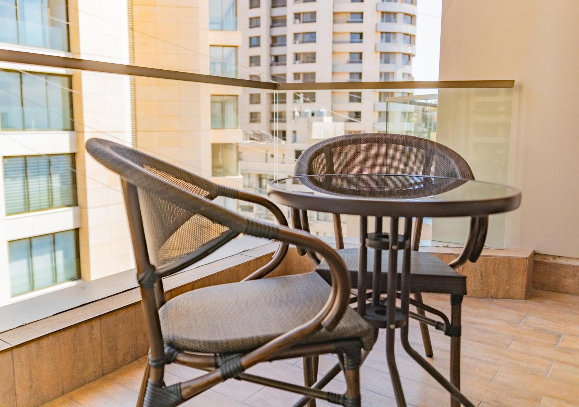 Britannia Suites Бейрут Екстериор снимка