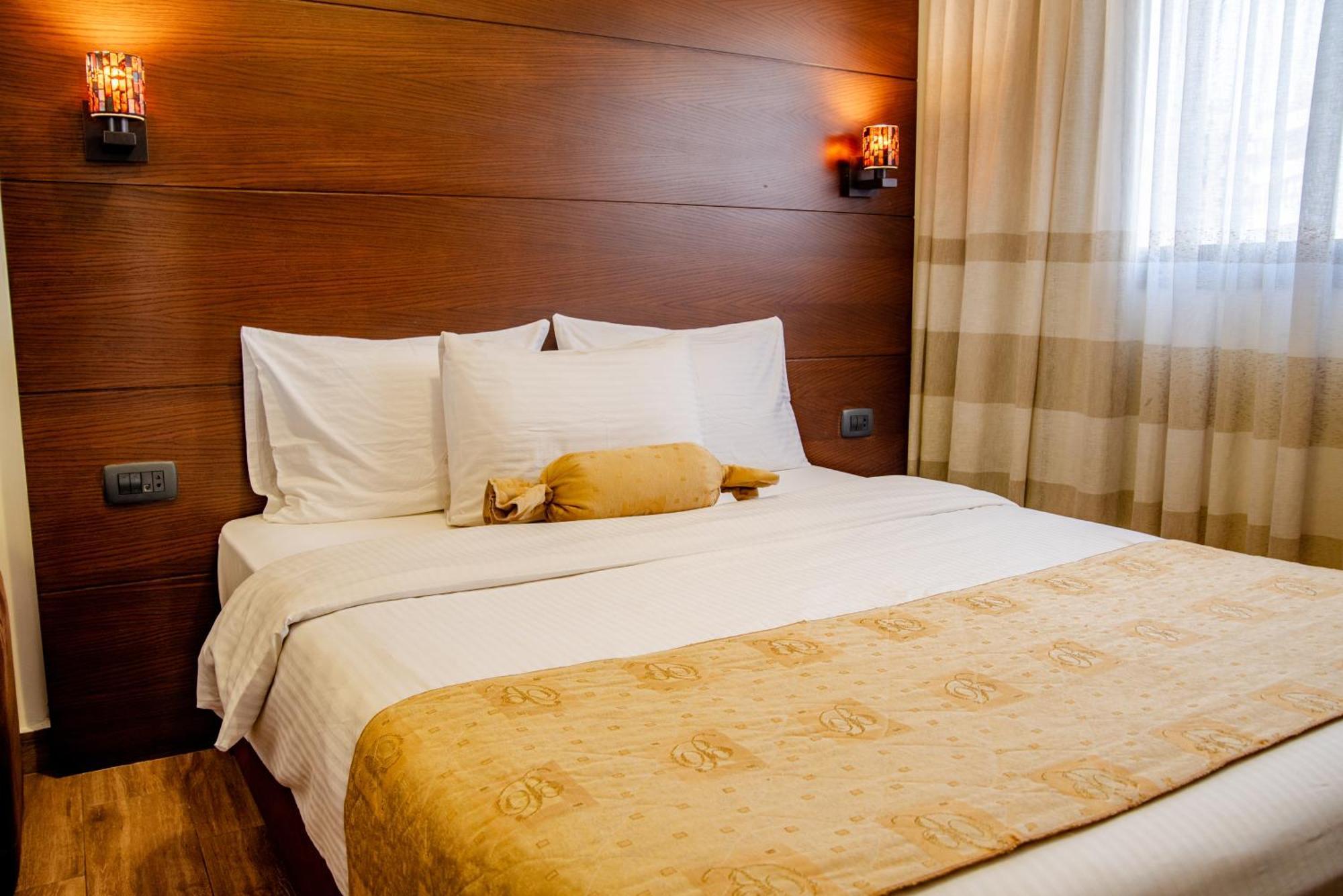 Britannia Suites Бейрут Екстериор снимка