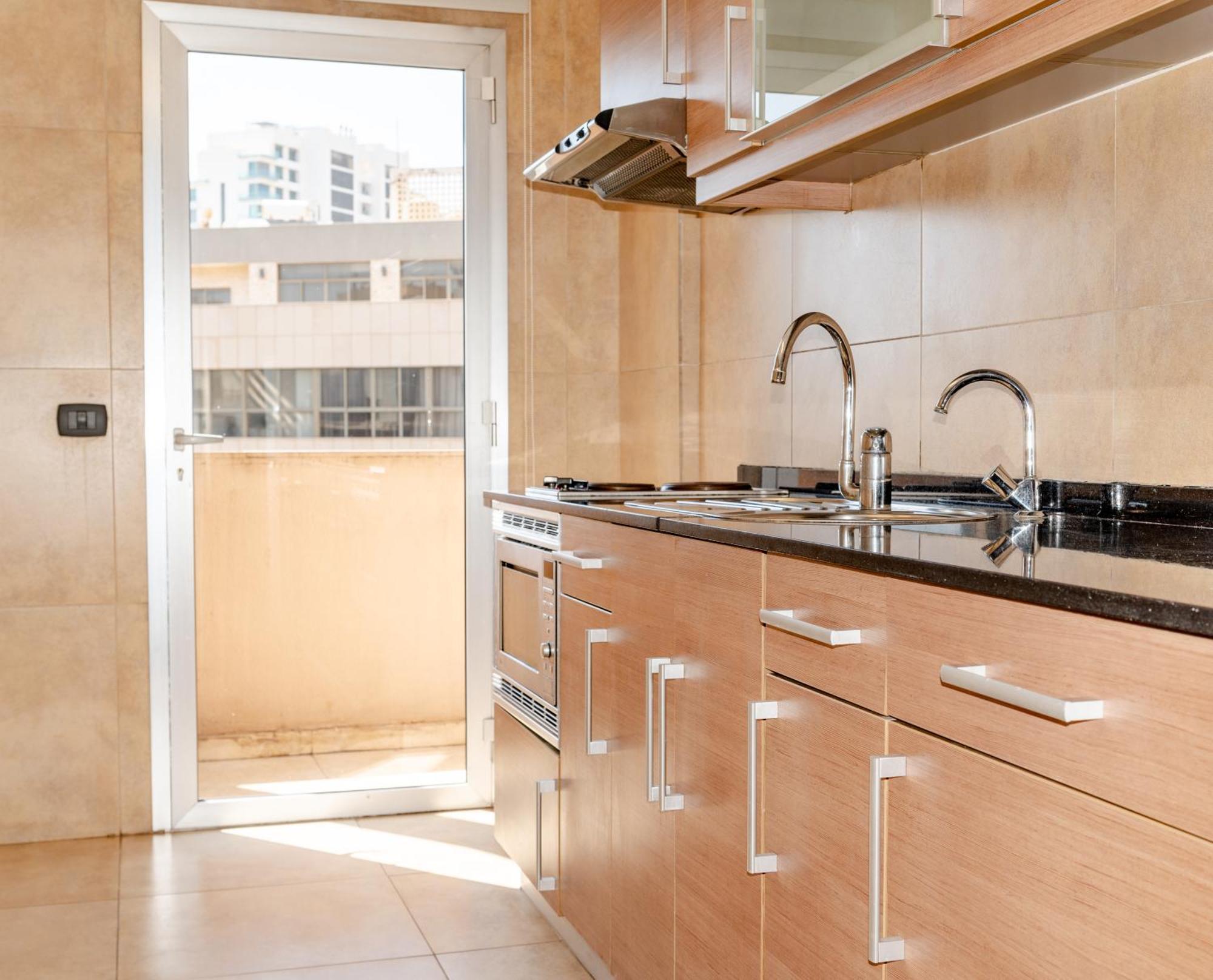 Britannia Suites Бейрут Екстериор снимка